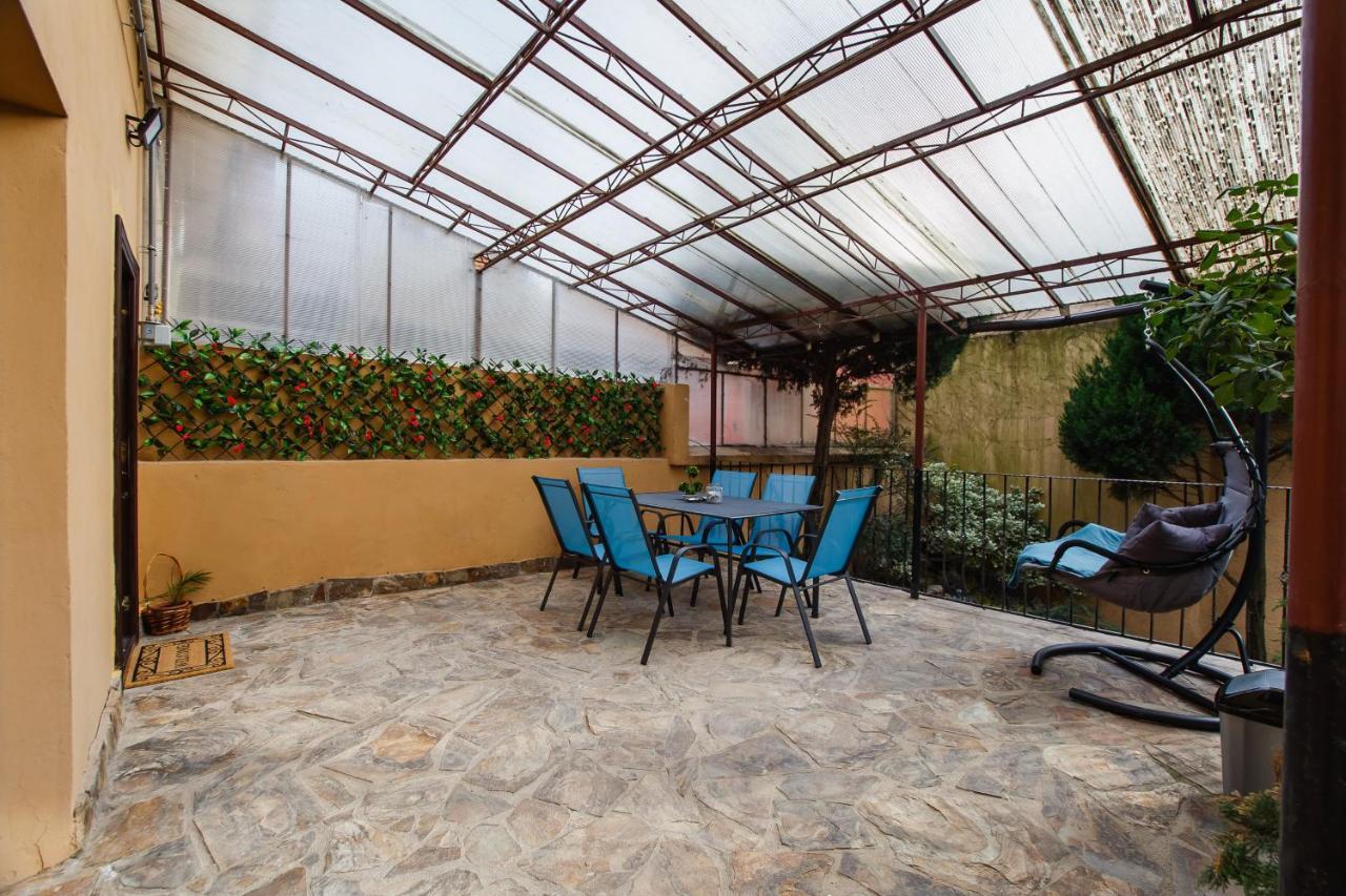 Stunning, Newly Renovated Central Apartment Oradea Exterior foto